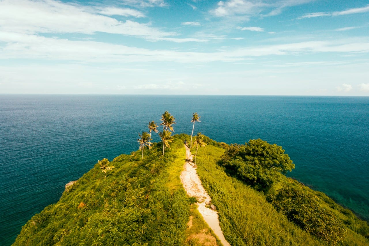 Pesona Bukit Nipah Lombok: Panorama Laut dan Sunset