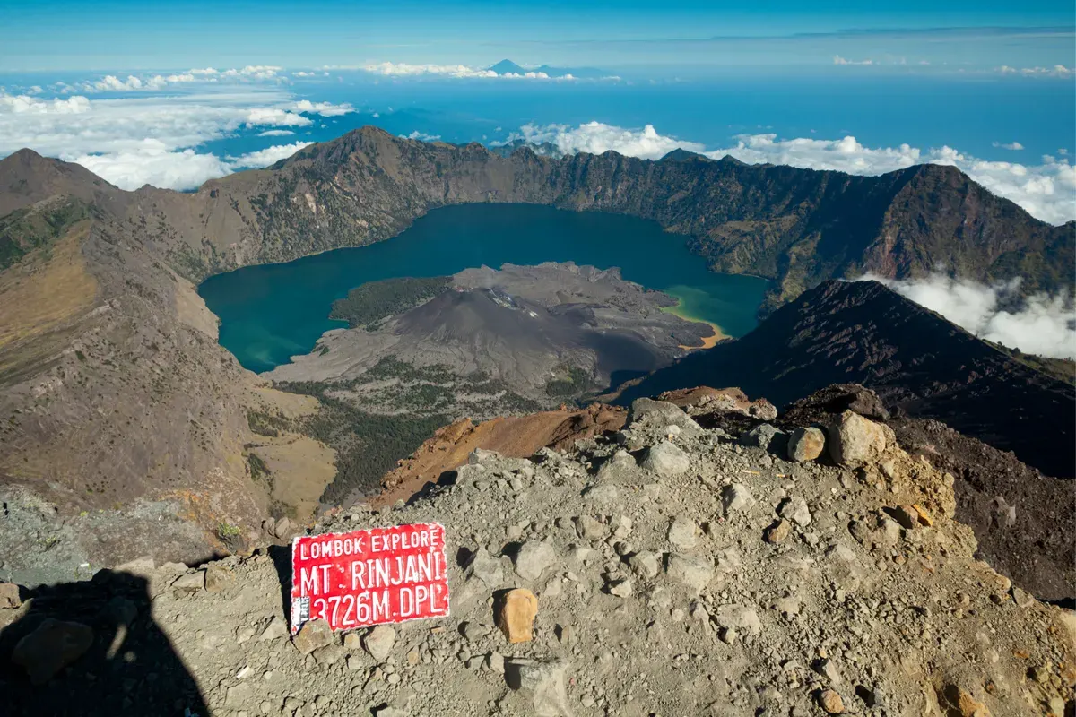 Puncak 3726 Mdpl
