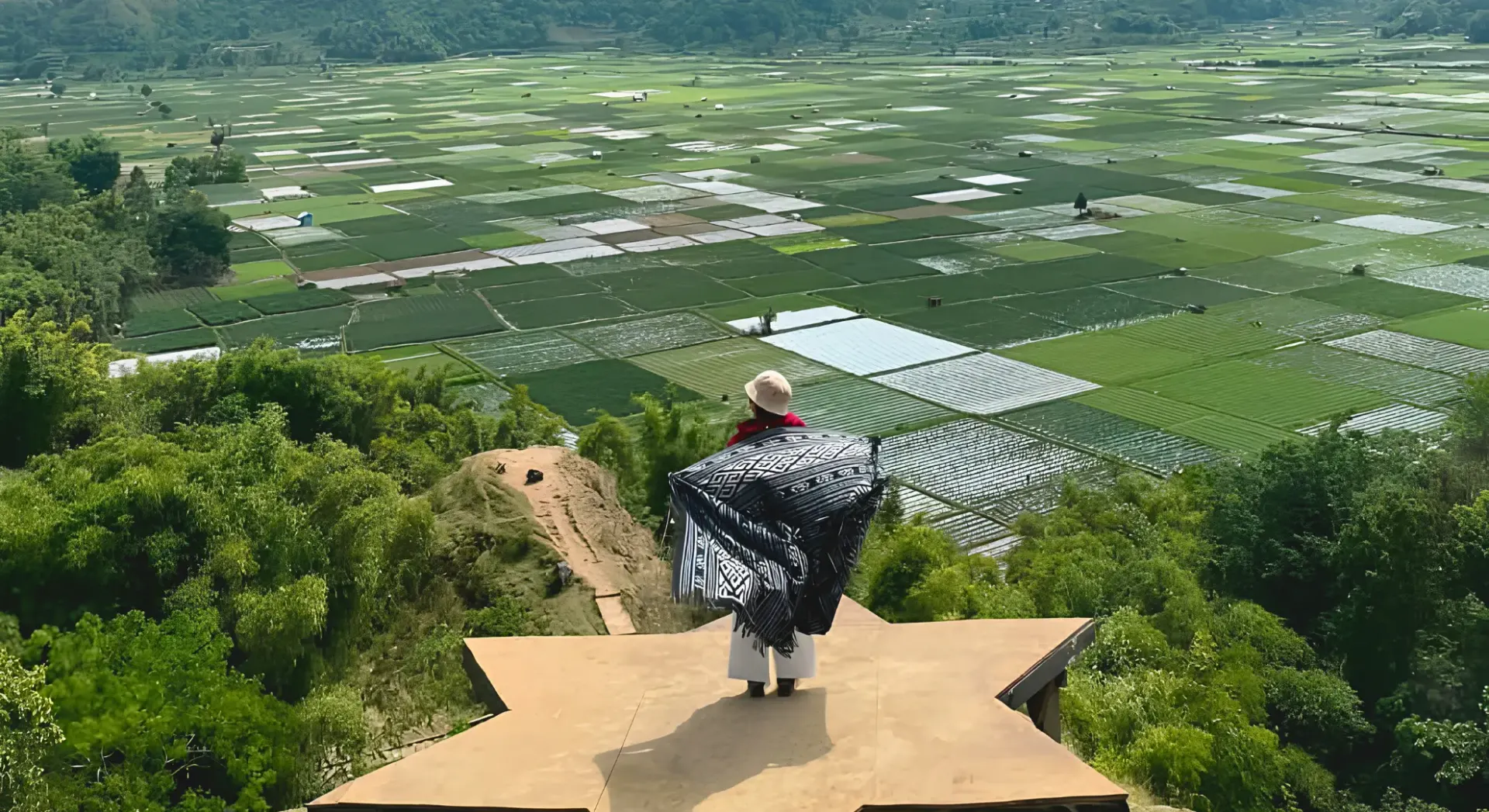 SEMBALUN HIGHLAND & LOMBOK SHOPPING ESCAPE