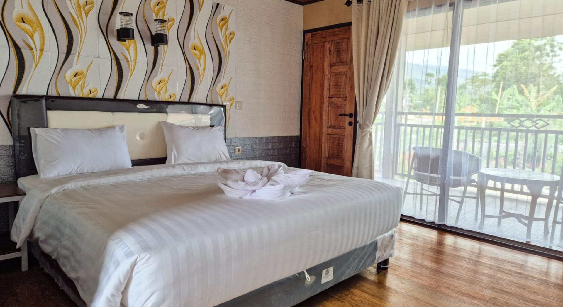 SEMBALUN HIGHLAND & LOMBOK SHOPPING ESCAPE