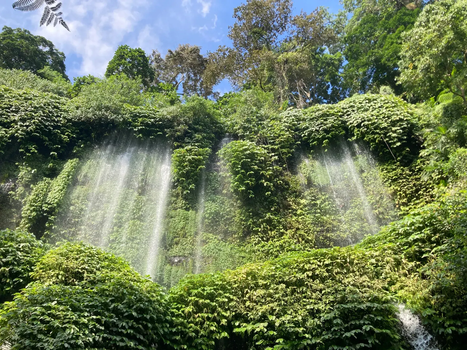 2 Air Terjun Eksotis dalam 1 Jalur di Lombok
