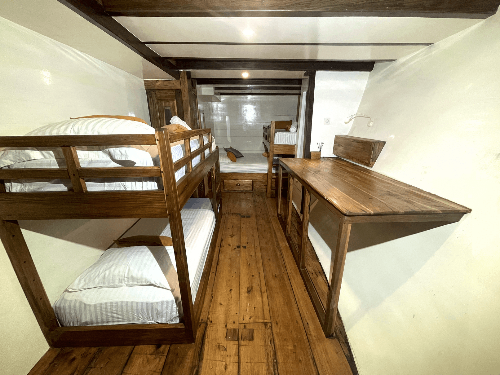 Komodo to Lombok 4D3N — Live on Board Cruise