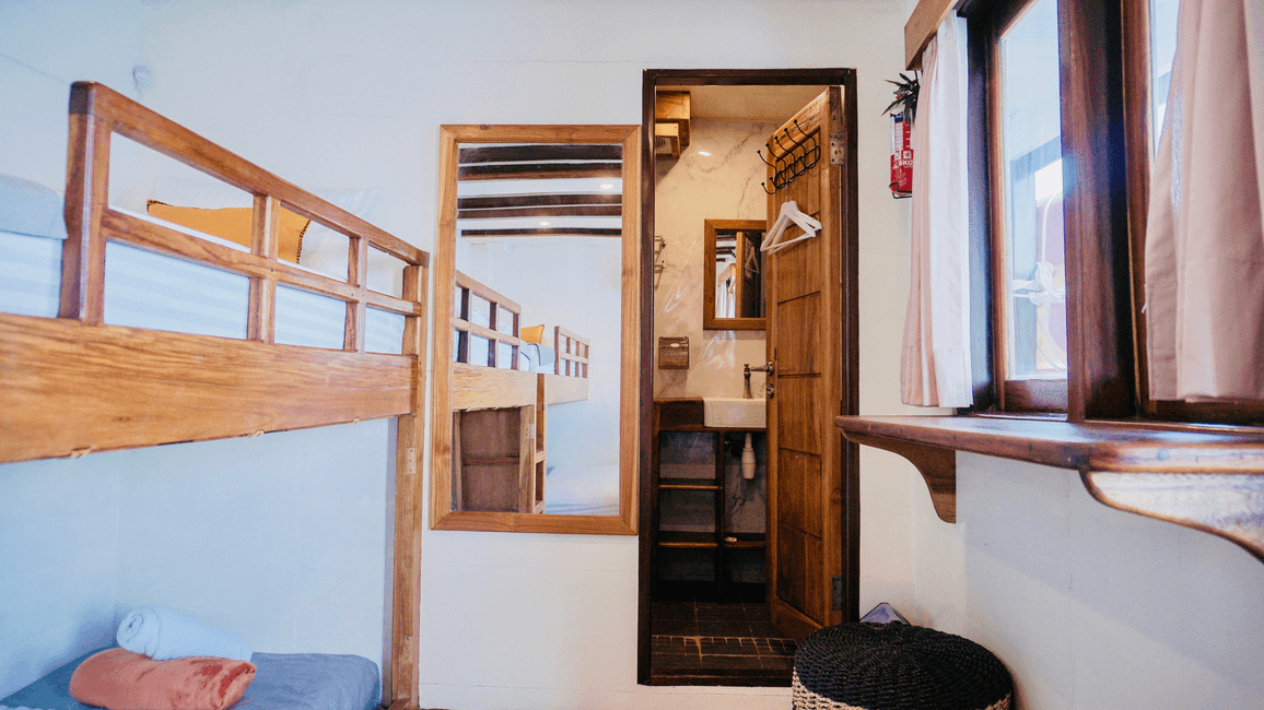 Komodo to Lombok 4D3N — Live on Board Cruise