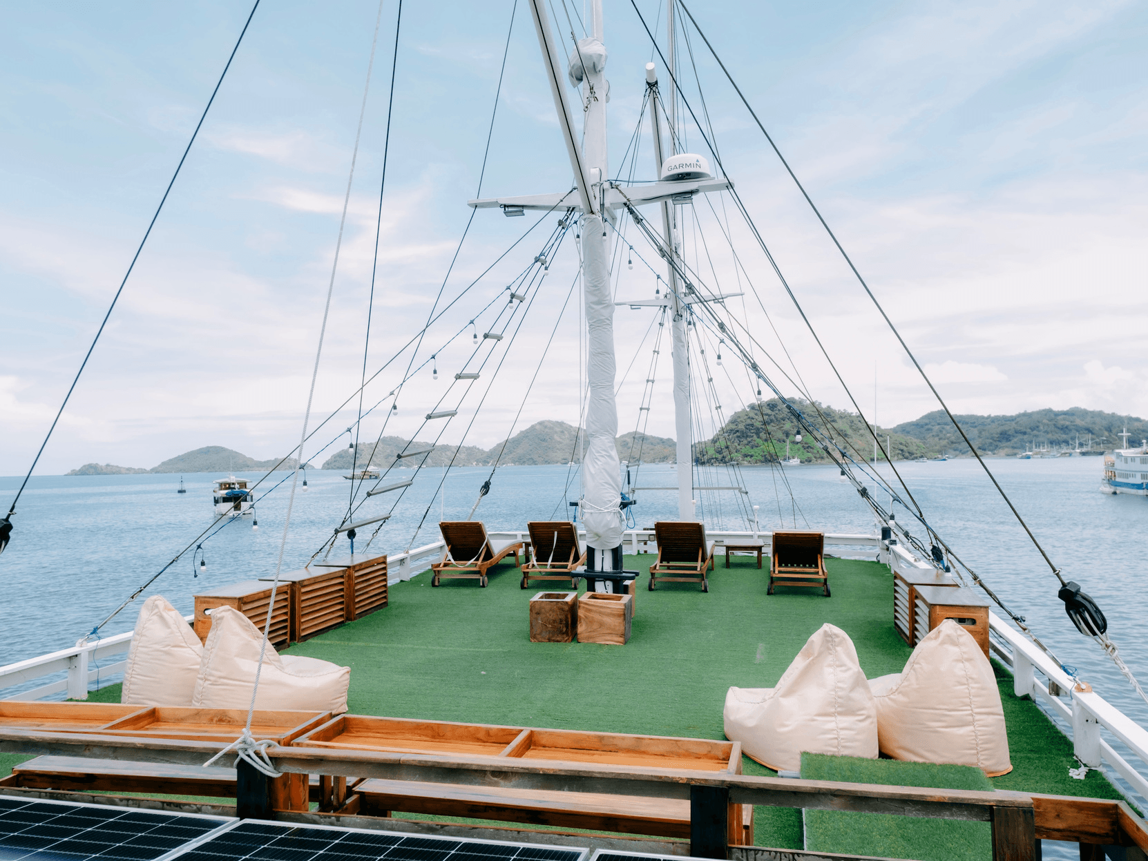 Komodo to Lombok 4D3N — Live on Board Cruise