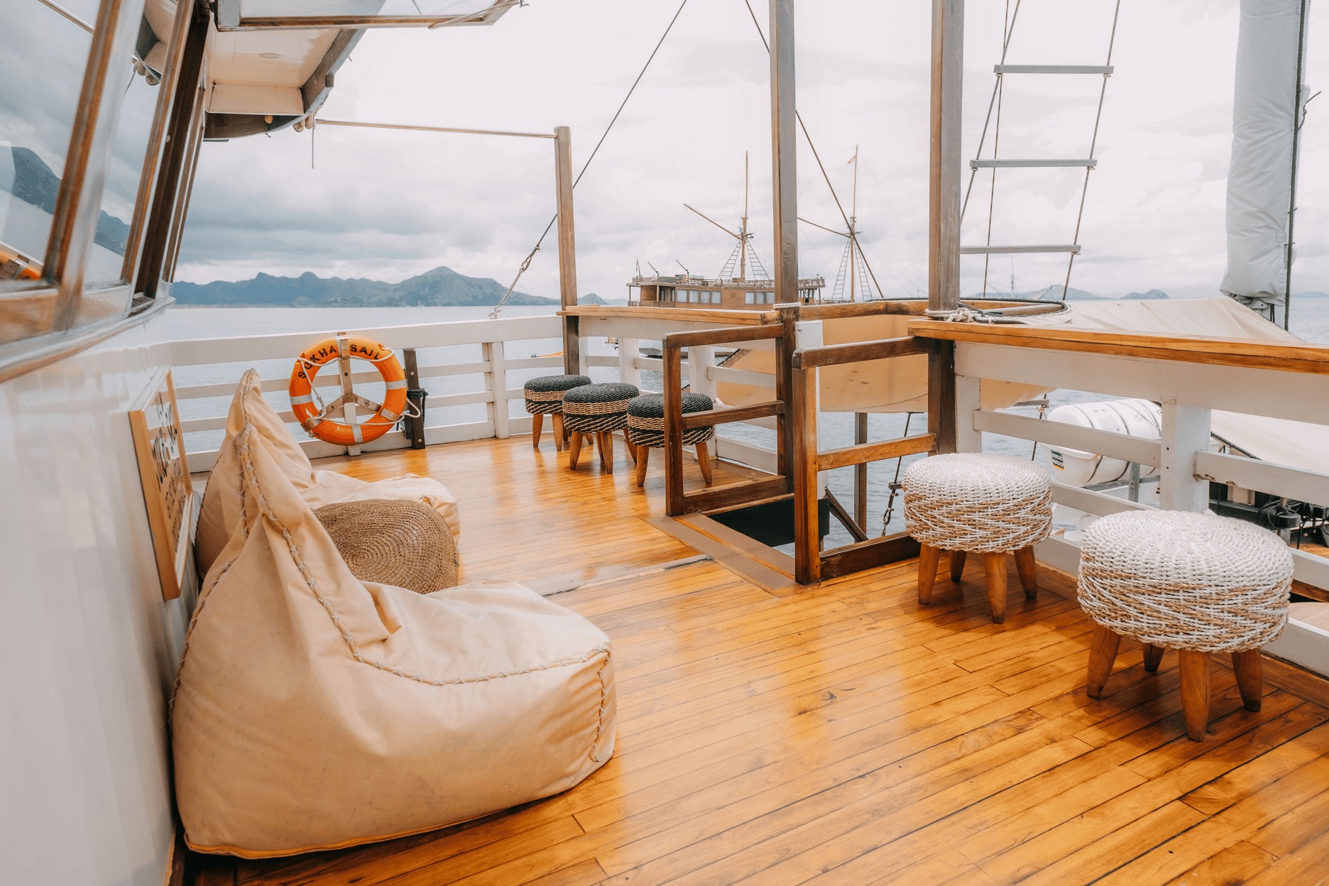 Komodo to Lombok 4D3N — Live on Board Cruise