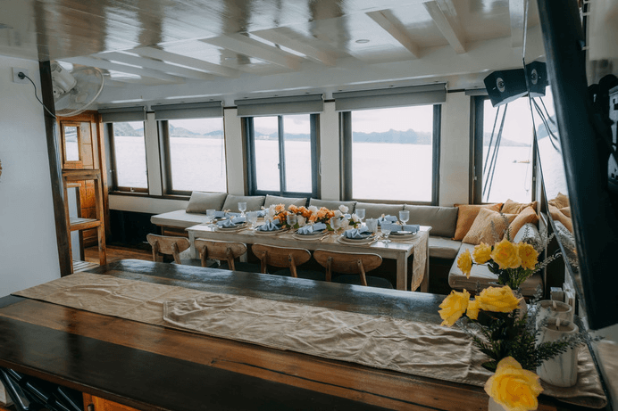 Komodo to Lombok 4D3N — Live on Board Cruise