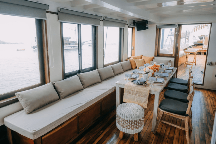 Komodo to Lombok 4D3N — Live on Board Cruise