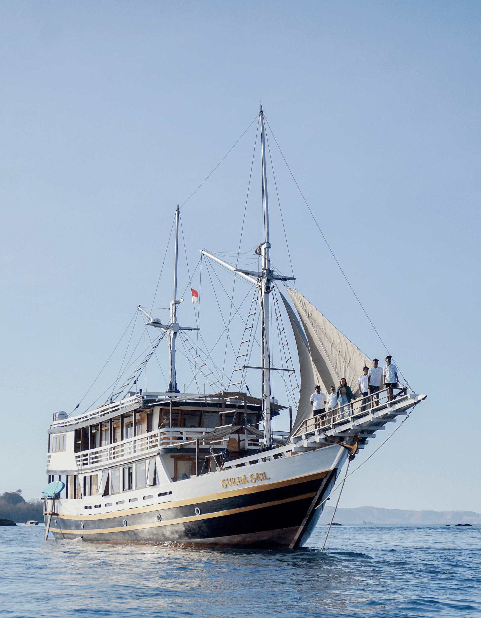 Lombok to Komodo 4D3N — Live on Board Cruise
