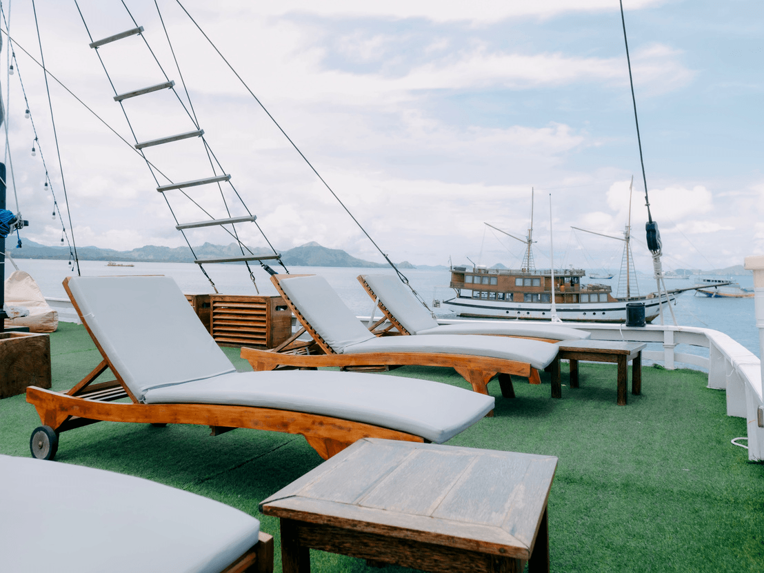 Lombok to Komodo 4D3N — Live on Board Cruise
