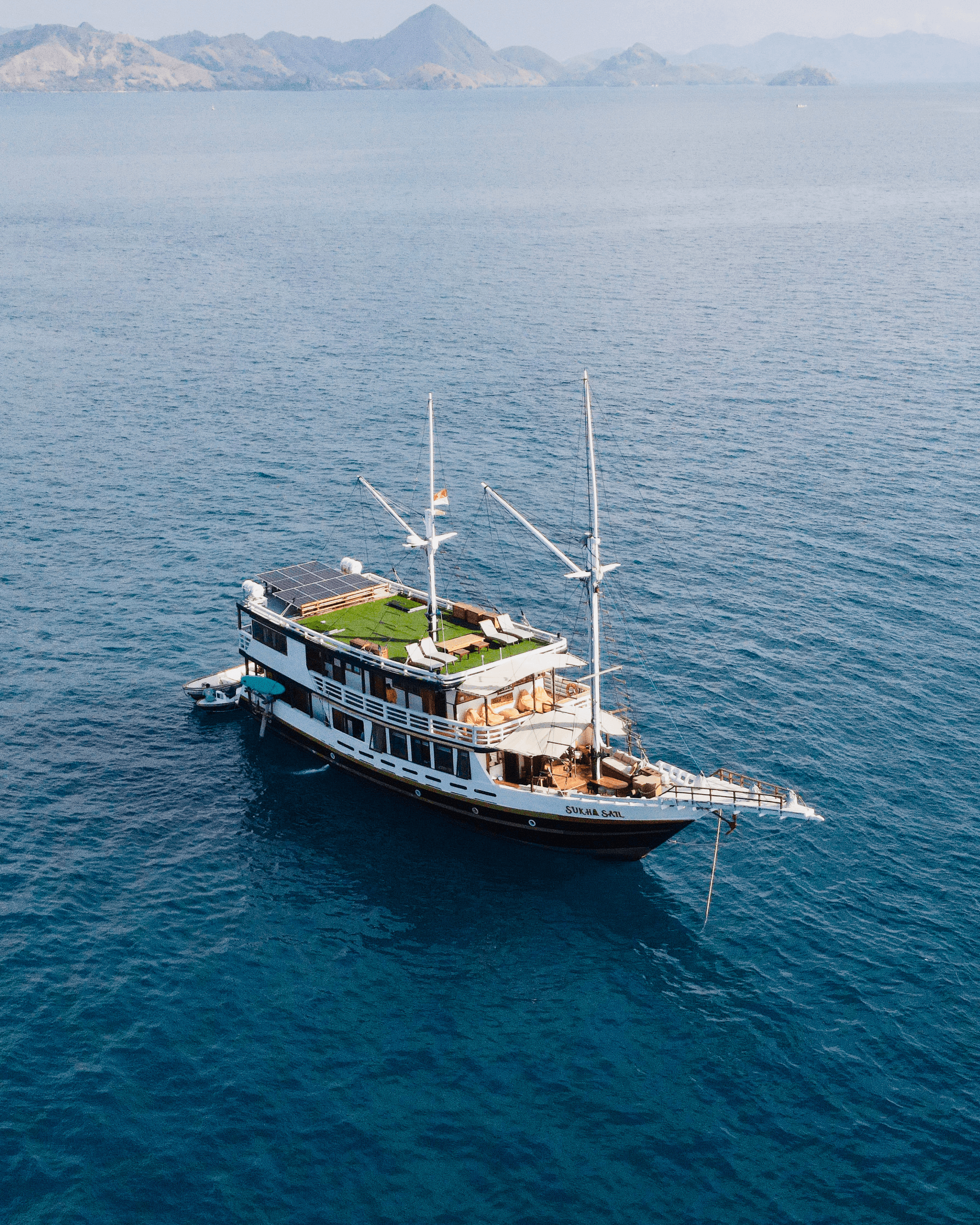 Transportasi - Komodo to Lombok 4D3N — Live on Board Cruise