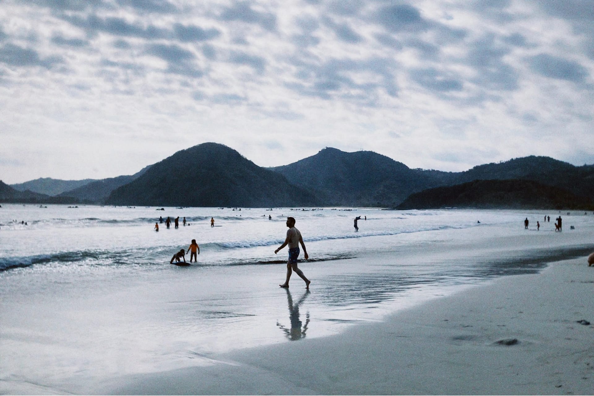 Pantai Selong Belanak
