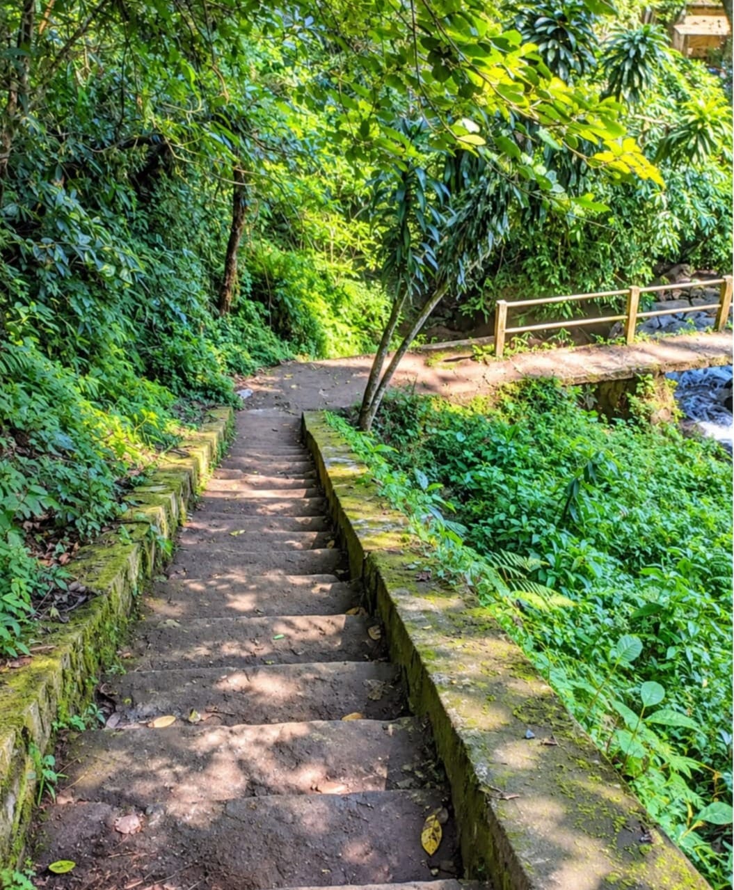 Jalan Bertangga Benang Kelambu